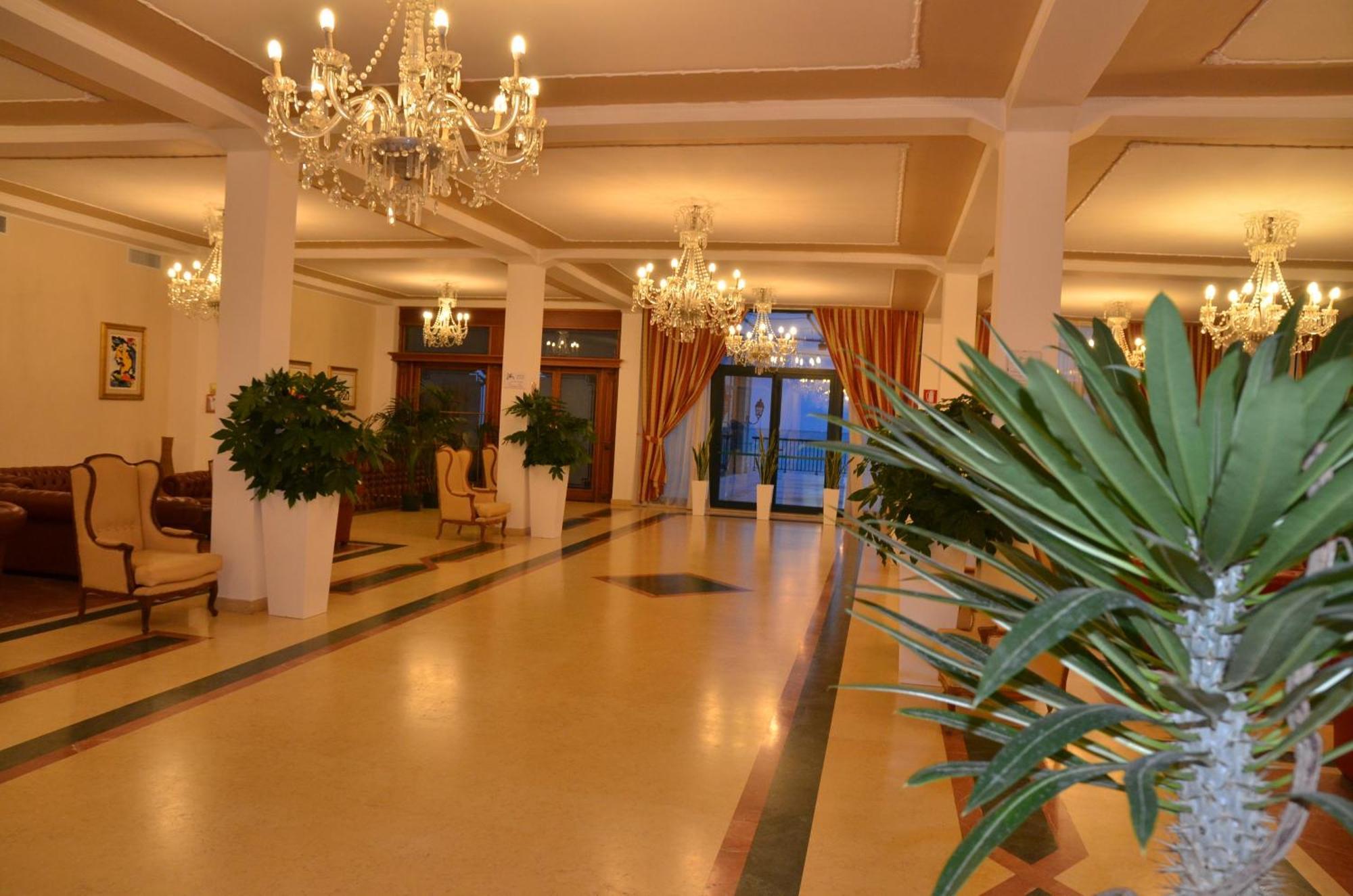 Grand Hotel Montesilvano Marina Eksteriør billede