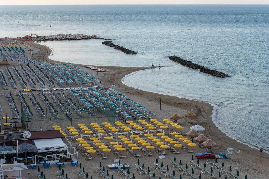 Grand Hotel Montesilvano Marina Eksteriør billede